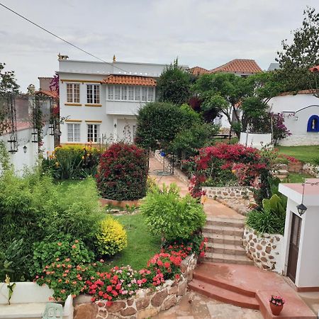 El Jardin De Su Merced B&B Sucre Bagian luar foto