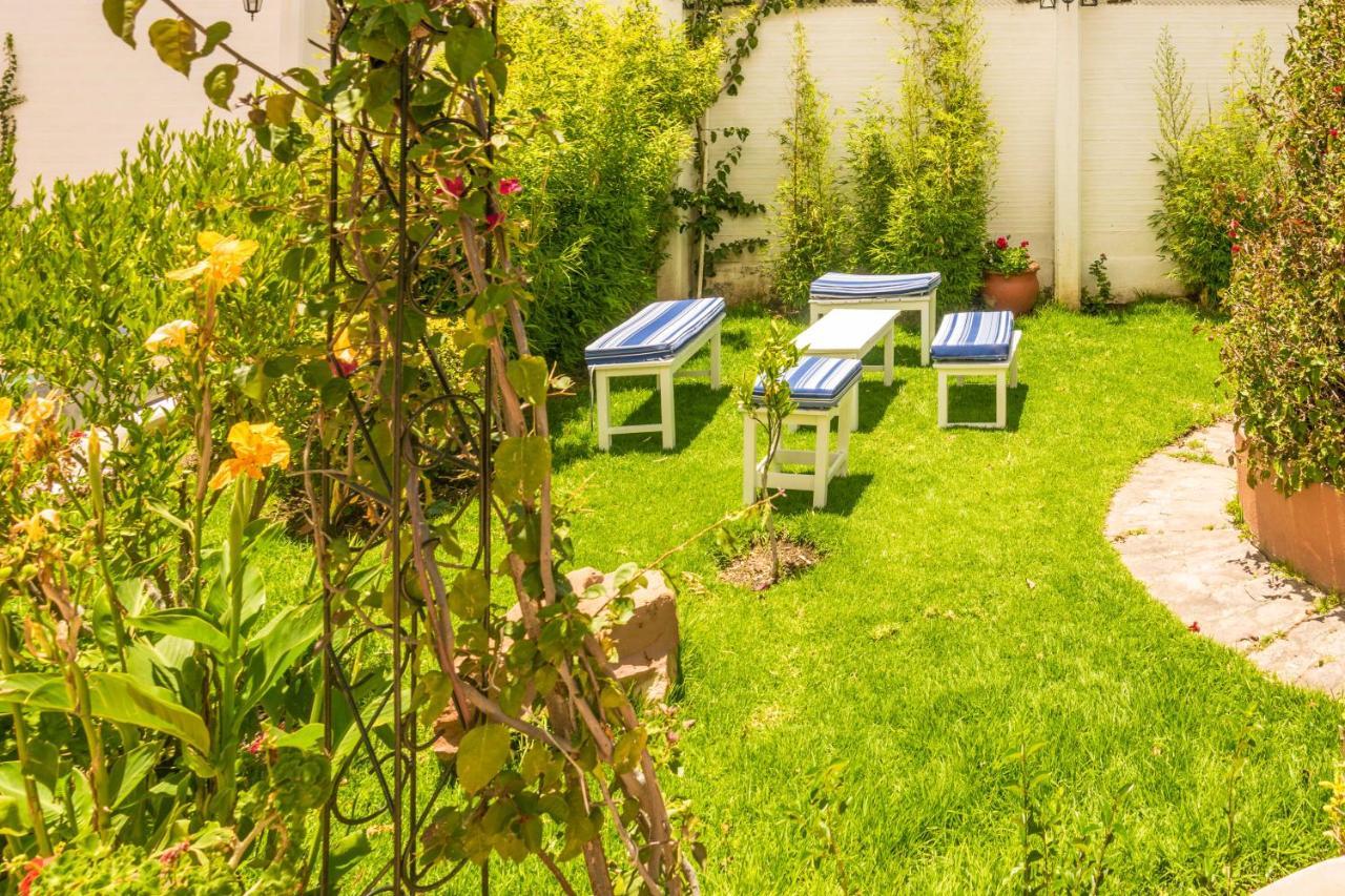 El Jardin De Su Merced B&B Sucre Bagian luar foto