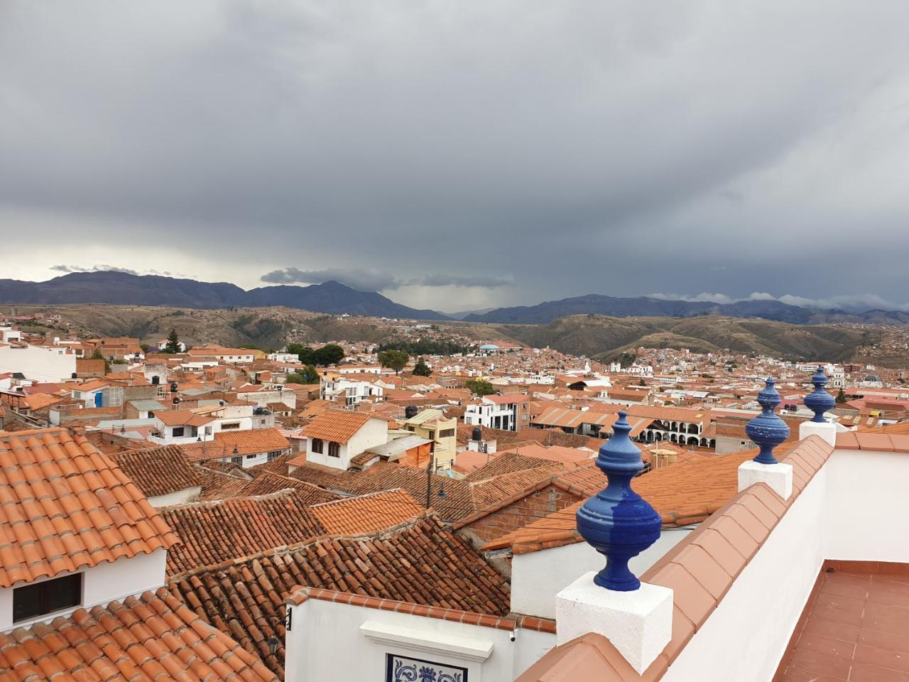 El Jardin De Su Merced B&B Sucre Bagian luar foto
