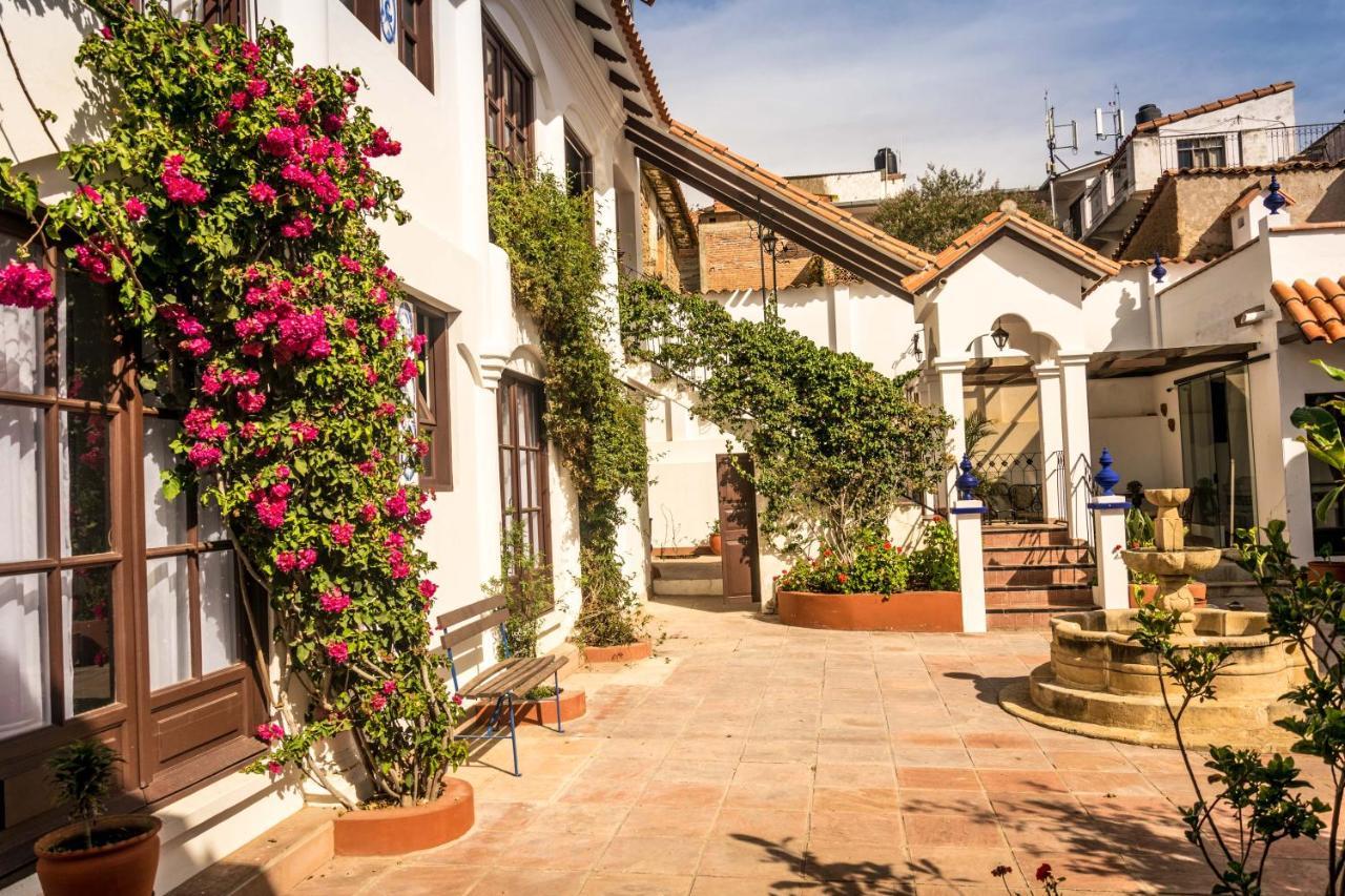 El Jardin De Su Merced B&B Sucre Bagian luar foto