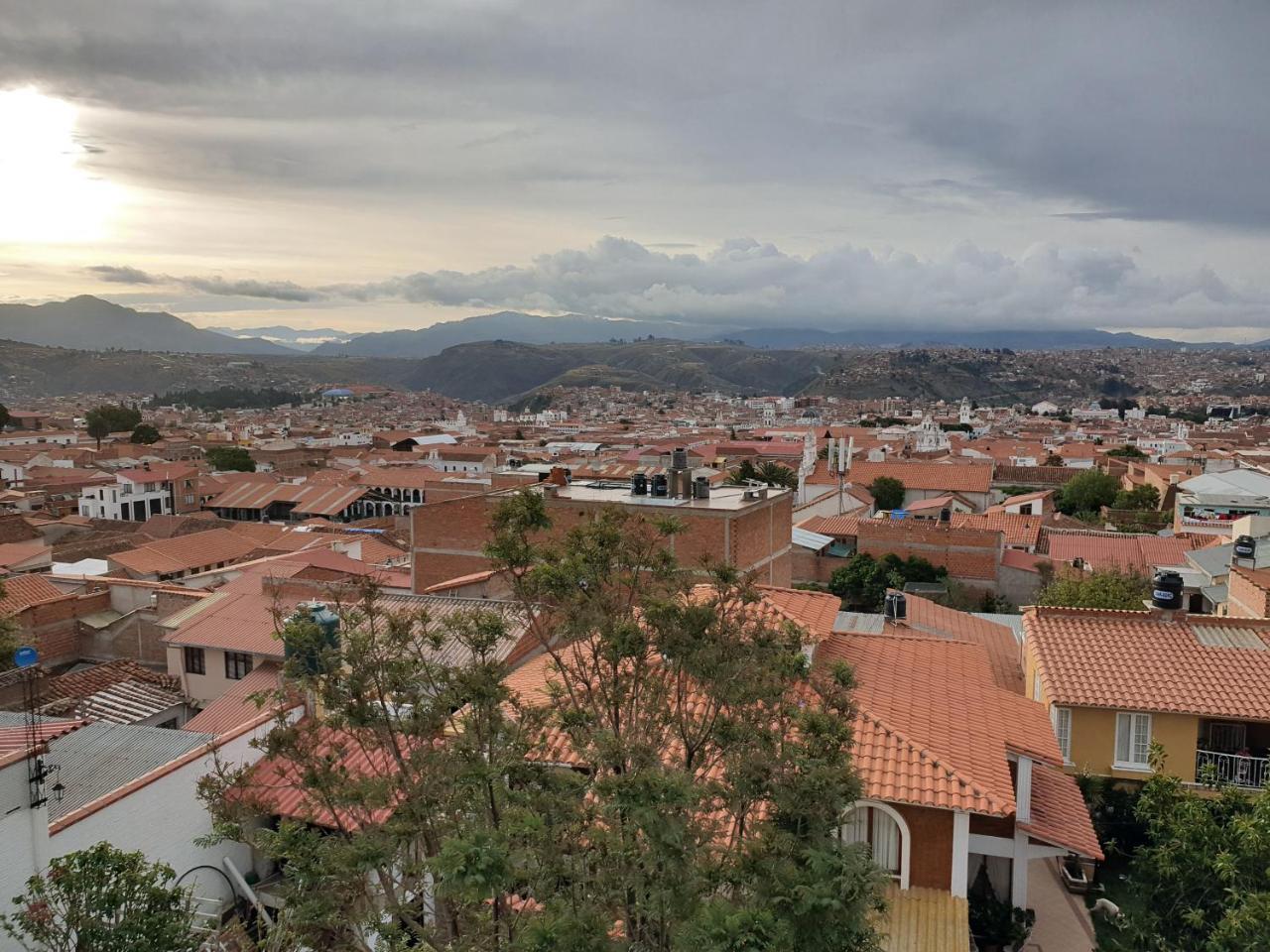 El Jardin De Su Merced B&B Sucre Bagian luar foto
