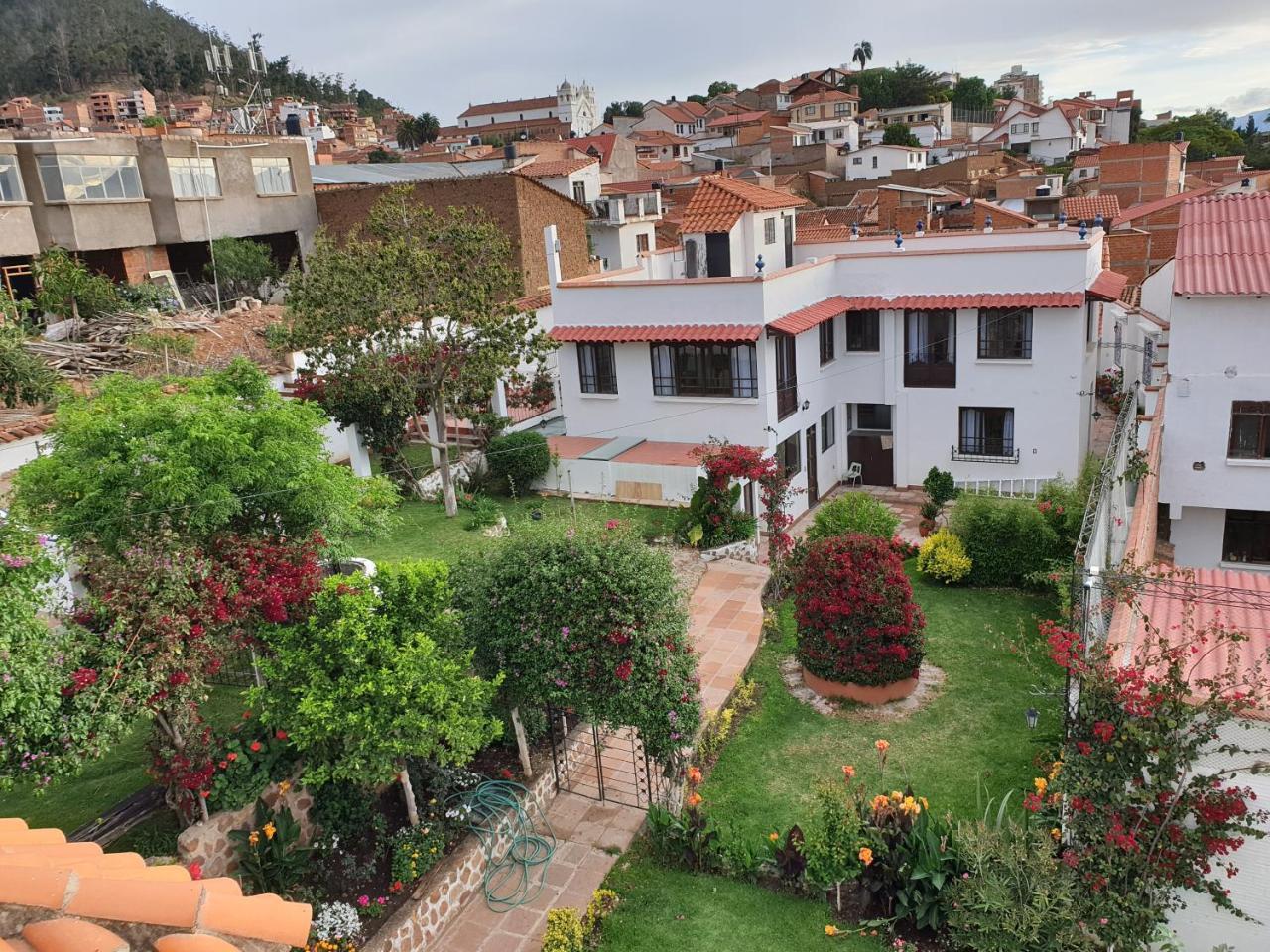 El Jardin De Su Merced B&B Sucre Bagian luar foto