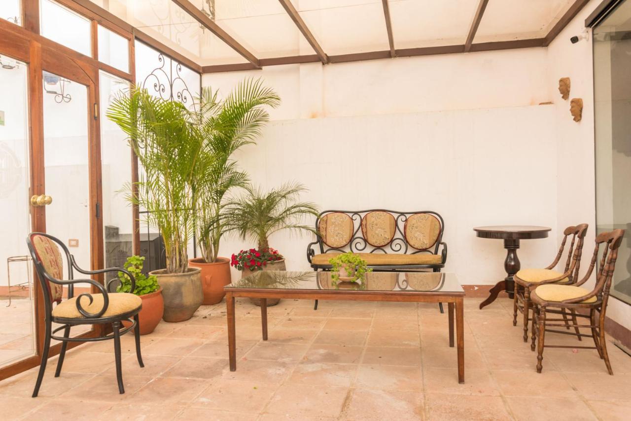 El Jardin De Su Merced B&B Sucre Bagian luar foto
