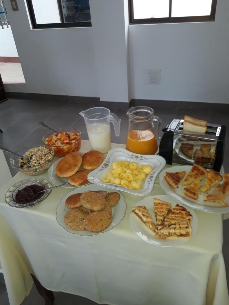 El Jardin De Su Merced B&B Sucre Bagian luar foto